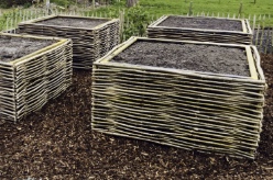 Compositie van verschillende moestuinbakken