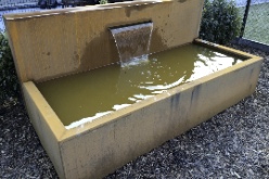 Moestuinbak geïntegreerd als waterelement